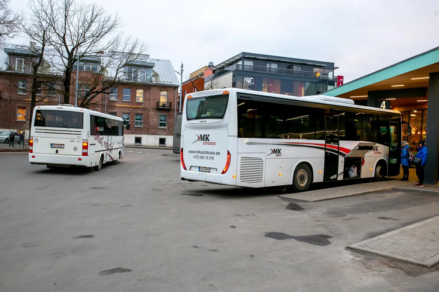 Kilingi-Nõmmest Pärnuni sõidab buss iga päev.