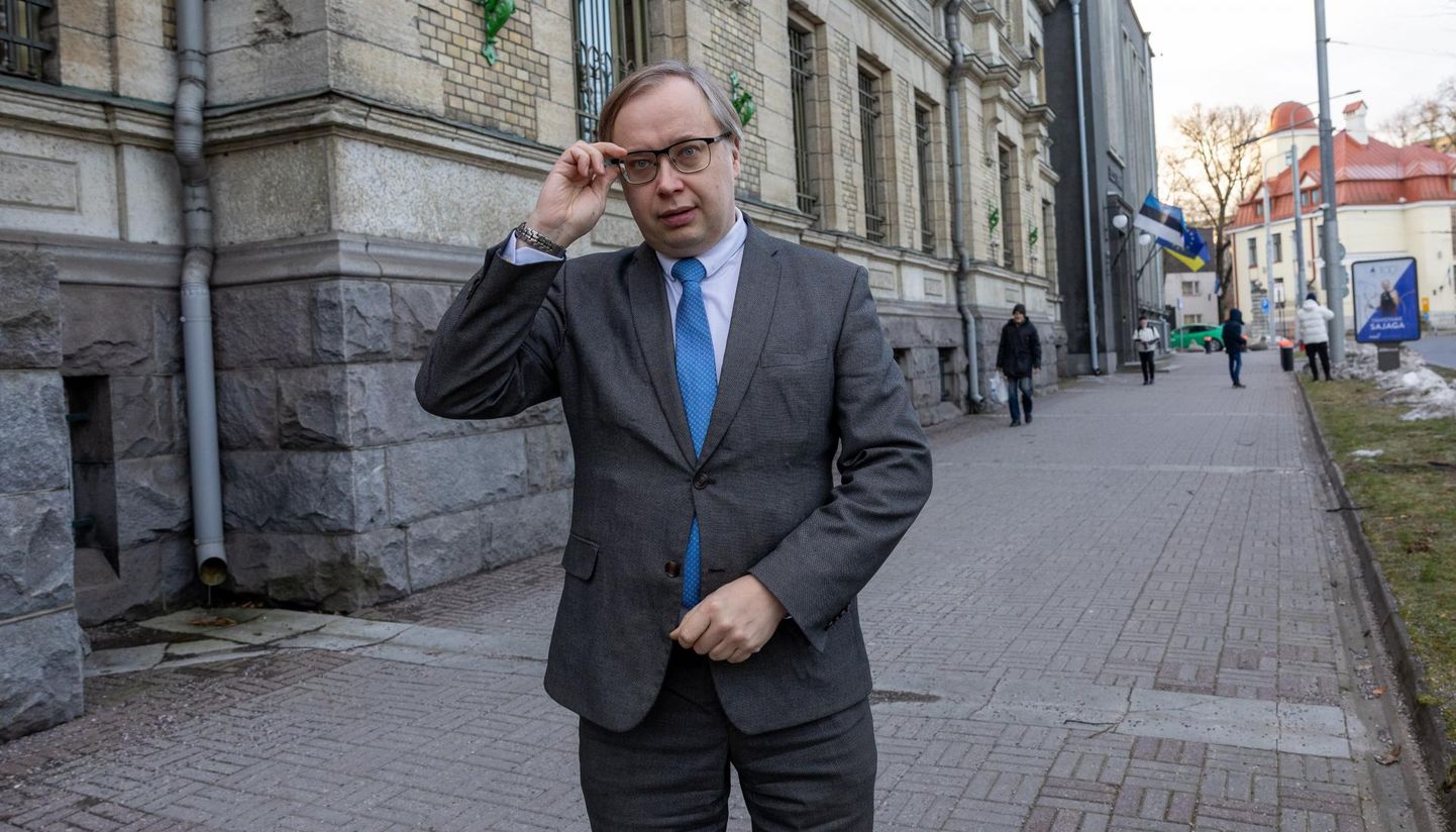 Eesti Panga ökonomisti Peeter Luikmeli sõnul tuleb kannatlikult oodata majanduse kasvule pöördumist, sest ettevõtjatel kulub uue konkurentsiolukorraga kohanemiseks aega.