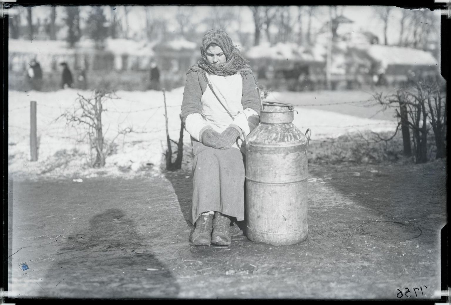 Piimamüüja Tallinna turul 1930. aasta paiku.