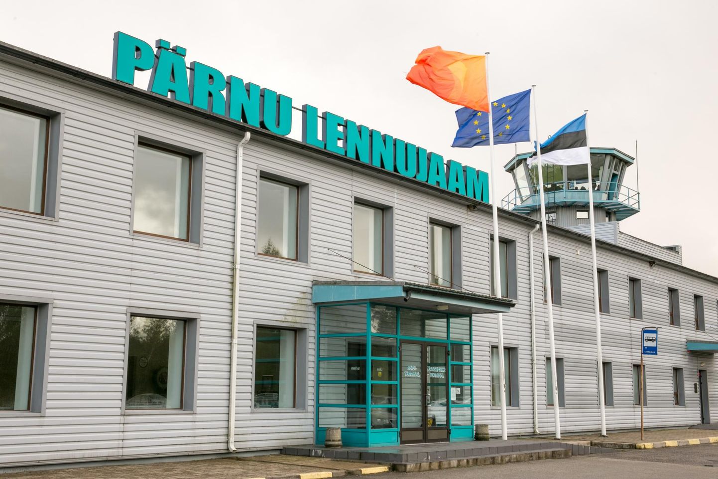 AS Tallinna Lennujaam otsib Pärnu lennujaama terminali laienduse ja renoveerimise projekteerijat.