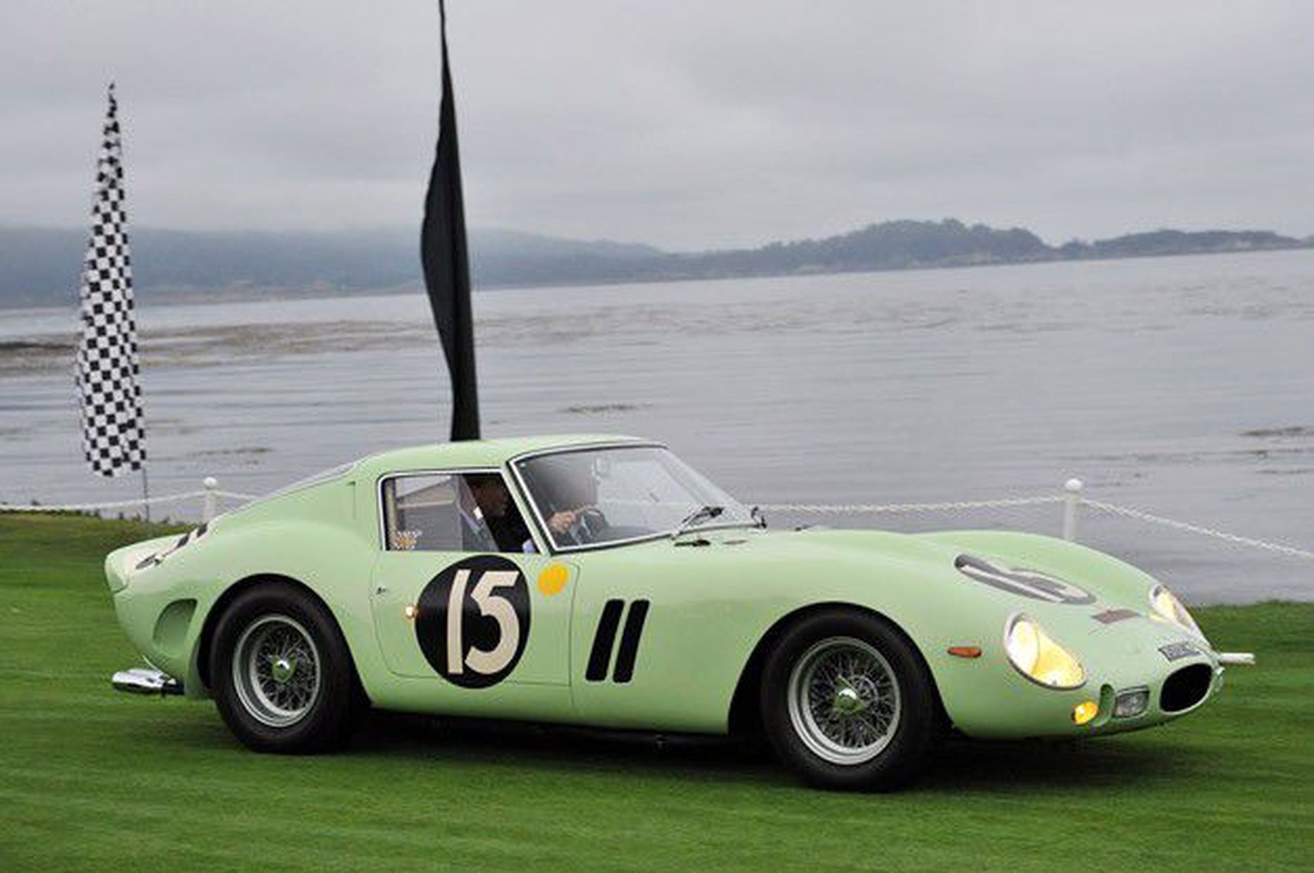Stirling Mossile loodud Ferrari 250 GTO.