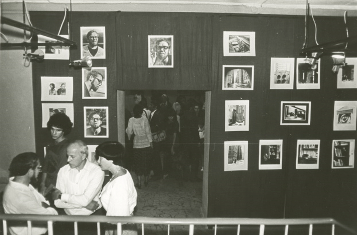 Тэнно Пент Соостер (второй слева) на открытии выставки отца «в Грузинах». 1979.