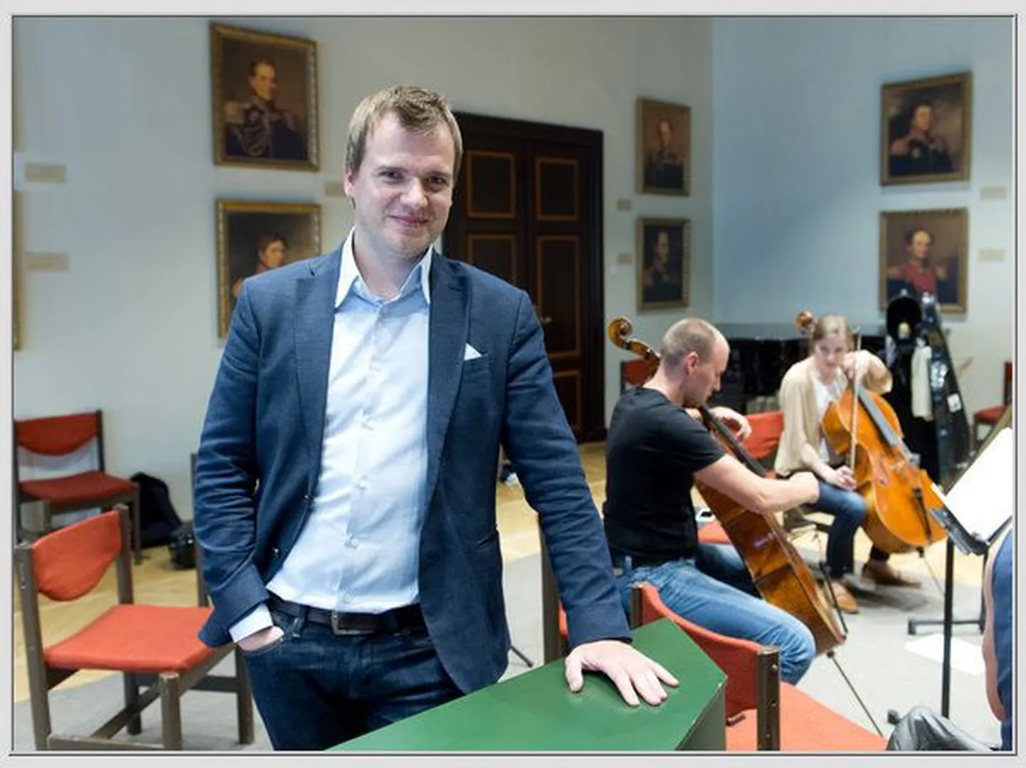 Risto Joost Mustpeade majas koos Tallinna Kammerorkestri muusikutega