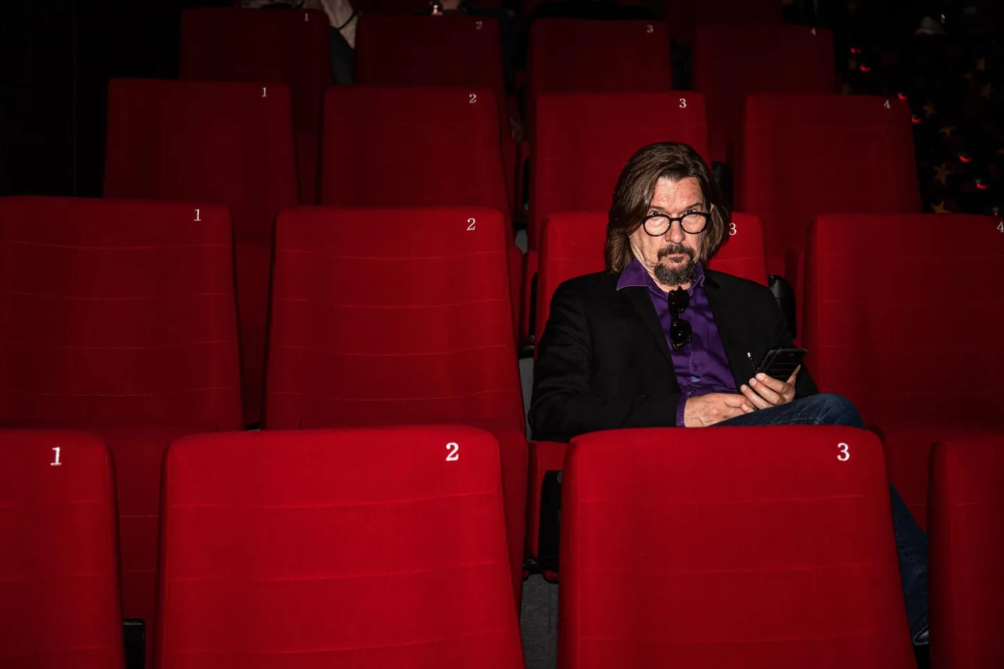 Filmi «Viimased» stsenarist Heikki Huttu-Hiltunen Eesti esilinastusel Solarise kinos.