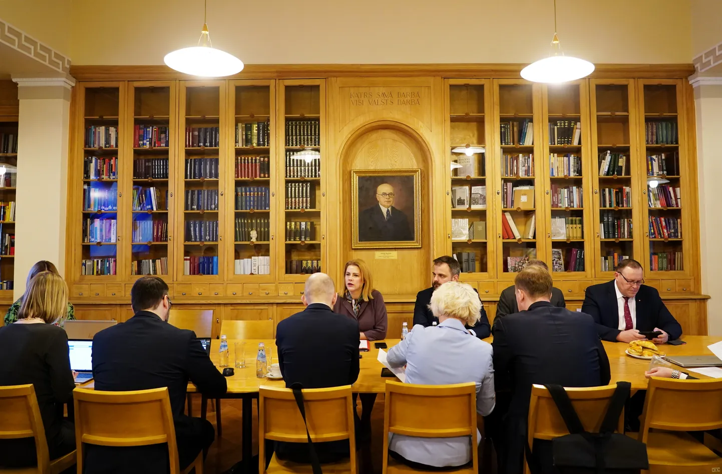 Valdošās koalīcijas partiju sadarbības sanāksme Ministru kabinetā, kurā tiks pārrunāts jautājums par ārlietu ministra amata kandidātiem.