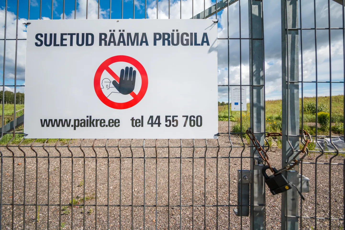 Linnale kuuluv käitlusettevõte Paikre plaanib kunagise Rääma prügimäe kinnistule rajada jaama 22 000 päikesepaneeliga, mille võimsus oleks plaanide järgi koguni viis megavatti.