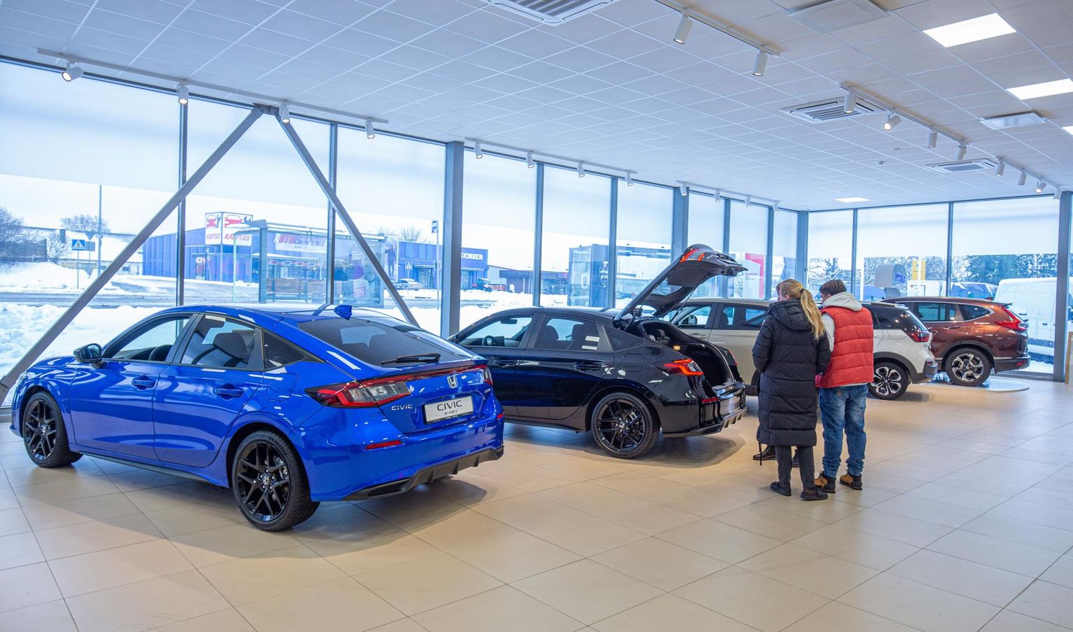 В прошлом году три автосалона в Вильянди увеличили свои продажи, и одним из них стал LX Motors, куда поступили долгожданные новые модели.