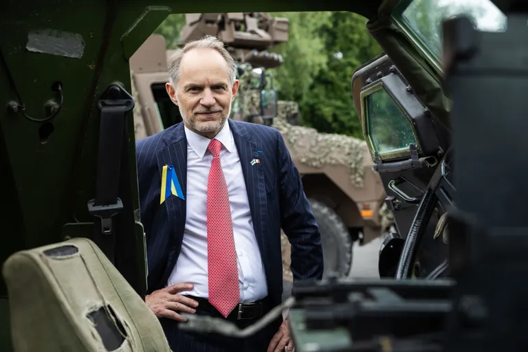 Эмманюэль Миньо.