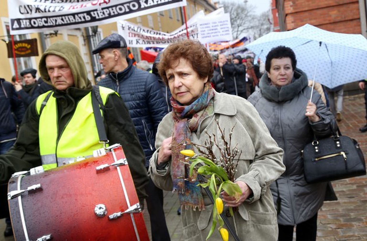 Bijusī Eiropas Parlamenta deputāte Tatjana Ždanoka piedalās "Latvijas Krievu savienības" rīkotajā protesta gājienā pret pāreju uz mācībām latviešu valodā vidusskolās
