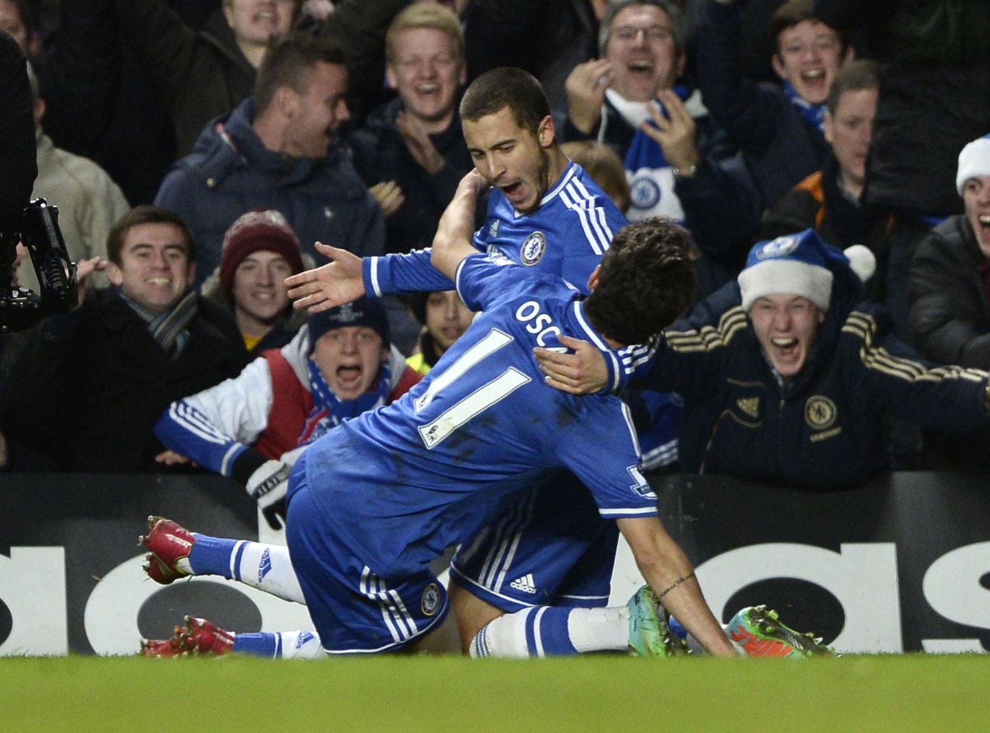 Eden Hazard ja Oscar peavad võitlema oma koha nimel Chelsea meeskonnas.