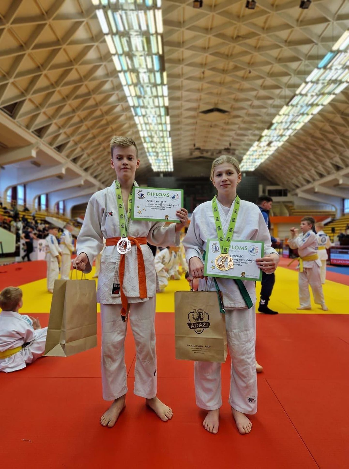 Medalivõitjad  Andris Allikoja ja Ketlin Semjonov