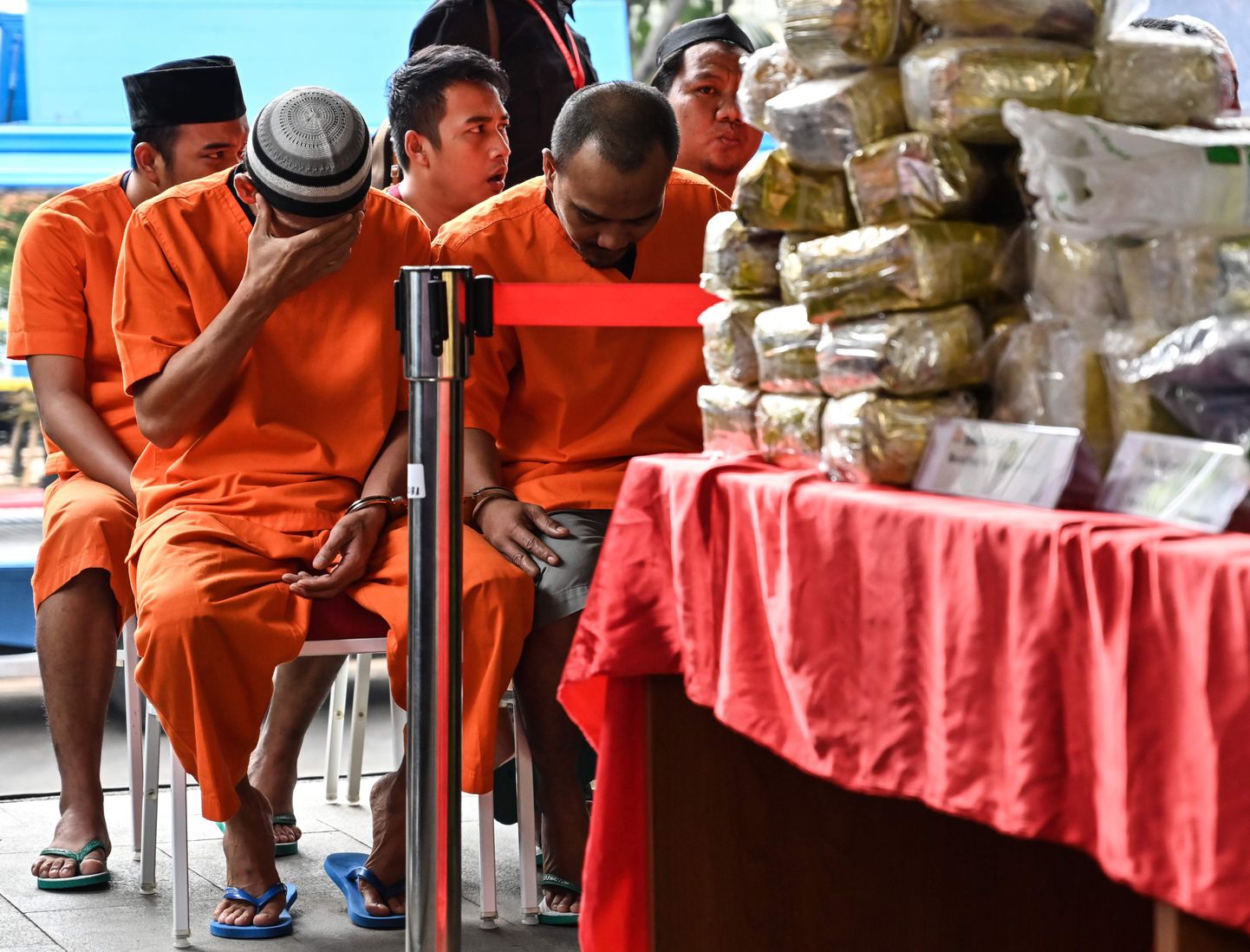 Vaatamata karmidele karistustele smuugeldamise eest on narkootikumide tarbimine Aasias tõusuteel.
