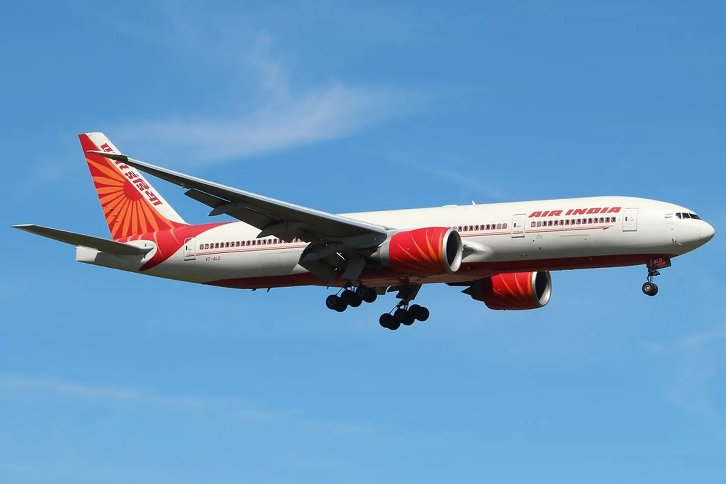 Lennuks Chicagost Delhisse kasutas Air India pildil nähaolevaga sarnast Boeing 777 pikamaalennukit.