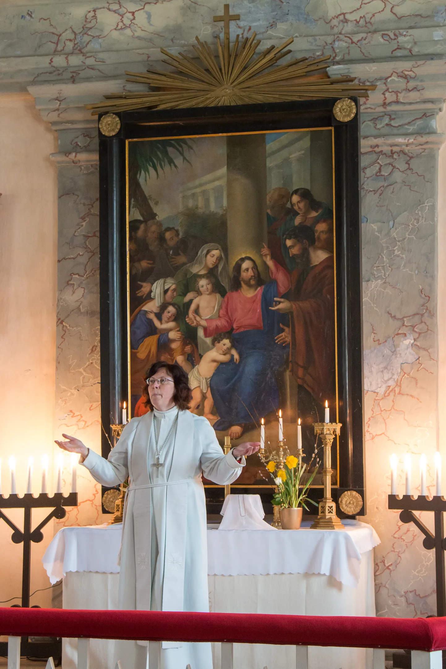EELK Kõpu Peetri koguduse õpetaja Hedi Vilumaa kutsub huvilisi reede õhtul külastama Kõpu, Suure-Jaani,  Tarvastu, Viljandi Jaani ja Pauluse, Viljandi advendikoguduse pühakodasid.