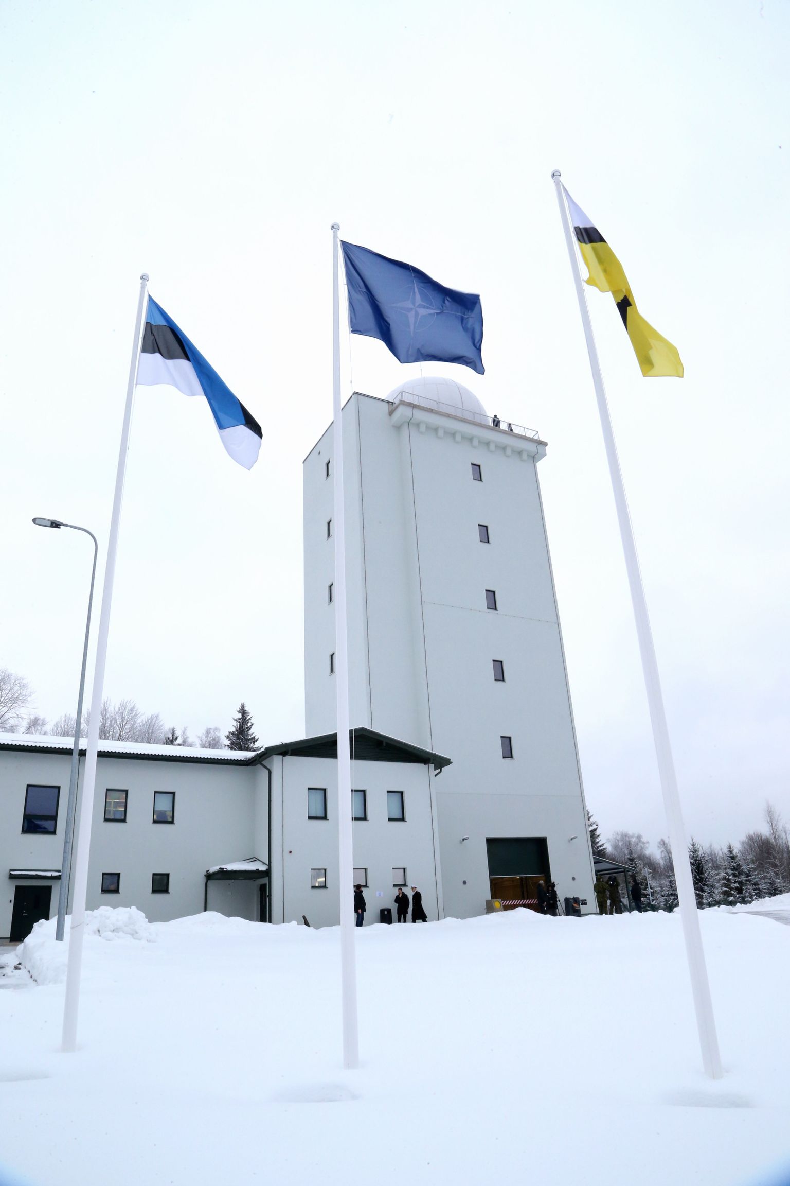 Enam kui 200 meetrit üle merepinna kõrguva Tõikamäe otsa ehitas kaitseministeerium radarijaama, mis täitis puuduva lüli Eesti õhuseires.