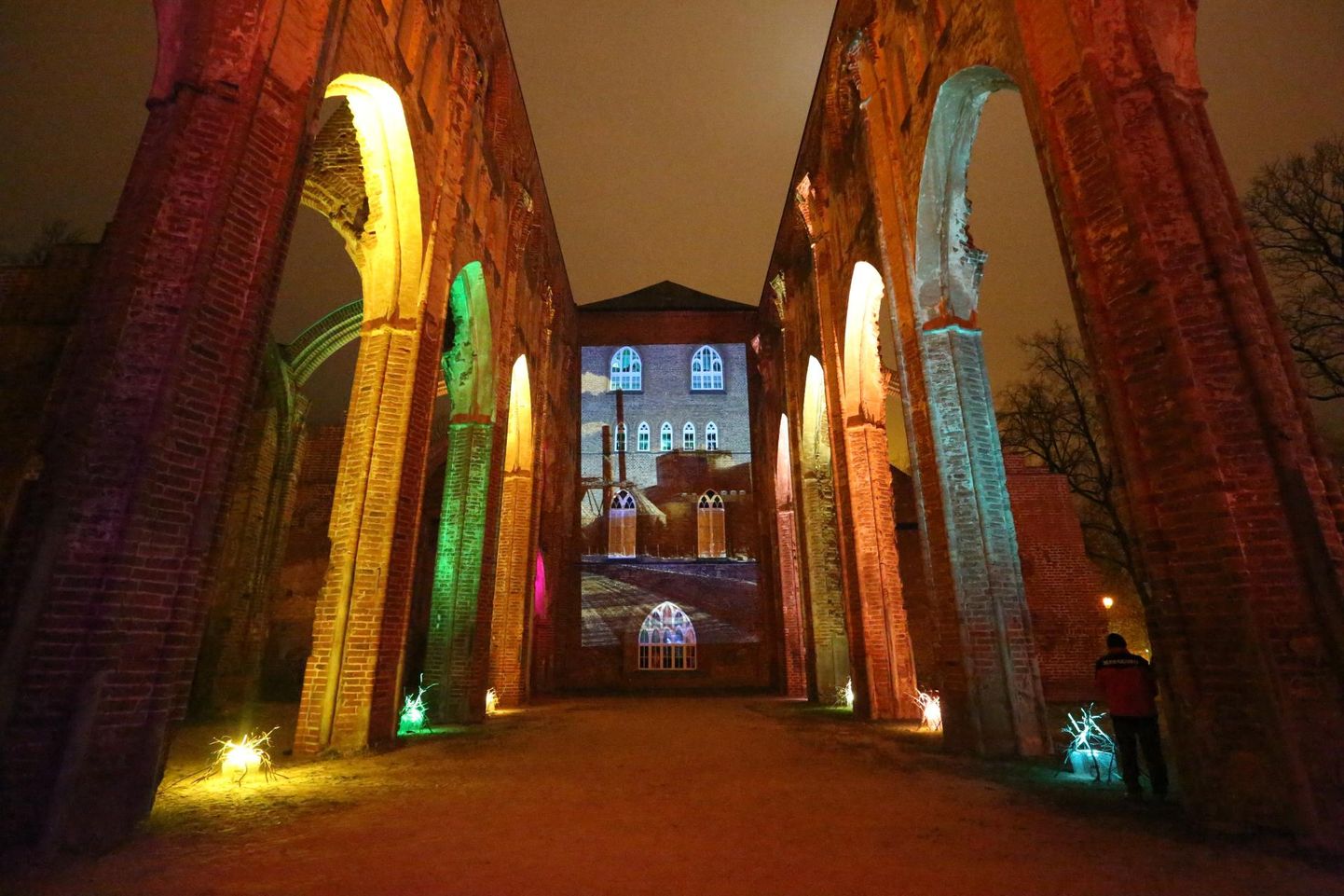 Eelmisel valgusfestivalil kaks aastat tagasi lõid muinasjutuliselt särama toomkiriku varemed.