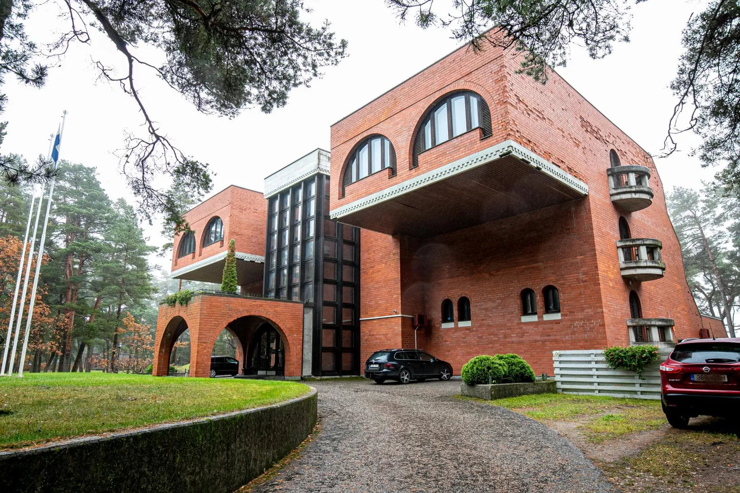 Kuna­gise parteiüliku Karl Vaino puhkeresidents on säilitanud algse välisilme.