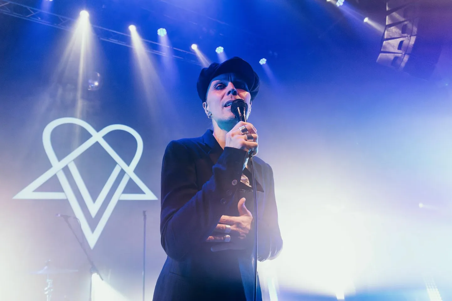 Ville Valo esines Helitehases maailmatuuri «The Neon Noir Tour» raames.
