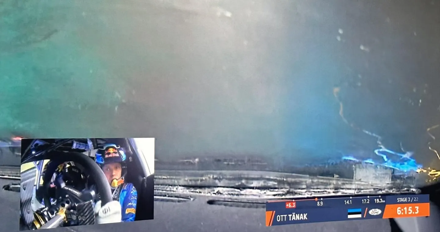 Ott Tänak otsimas esiklaasil kohta, kust välja näha.