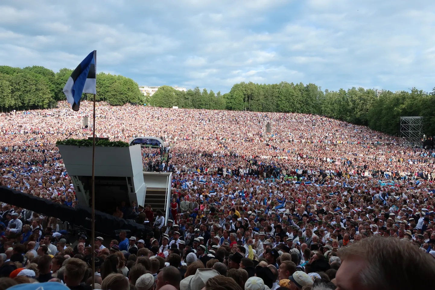 Lauljate vägi puutus laupäevasel kontserdil sisuliselt publikuga kokku.