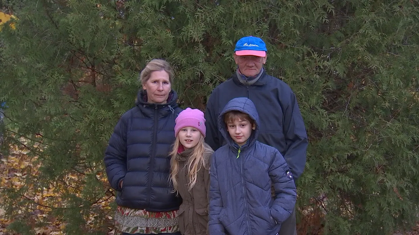 Elmo ja Jaanika nendivad, et nende vana talu pole ammu remonti näinud.