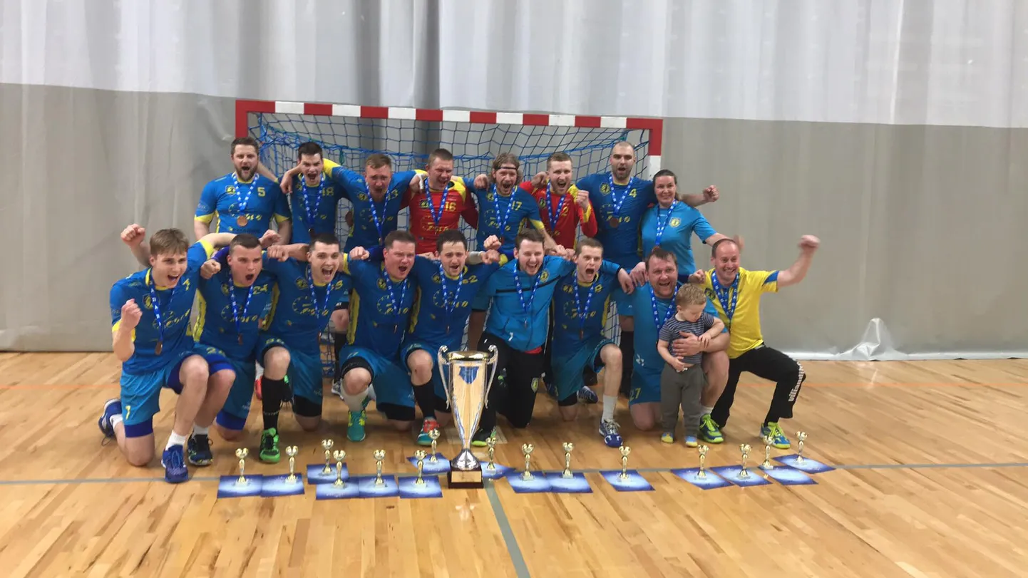 Käsipalli meistriliiga pronksmedali omanikud.