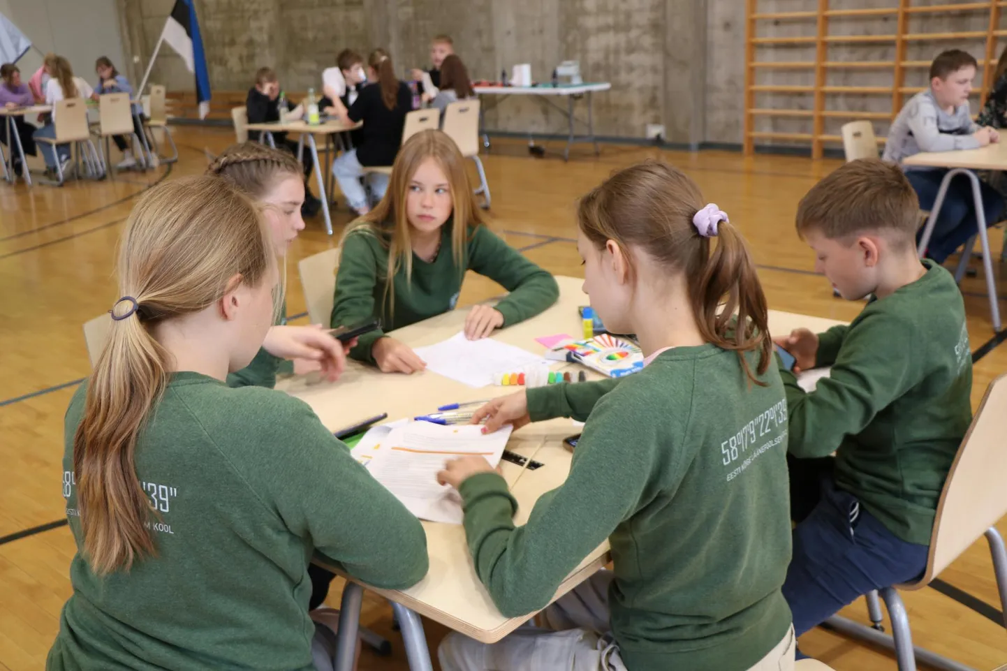 Laupäeval Tartu Kesklinna koolis peetud õpitalgutel osales sadakond noort.