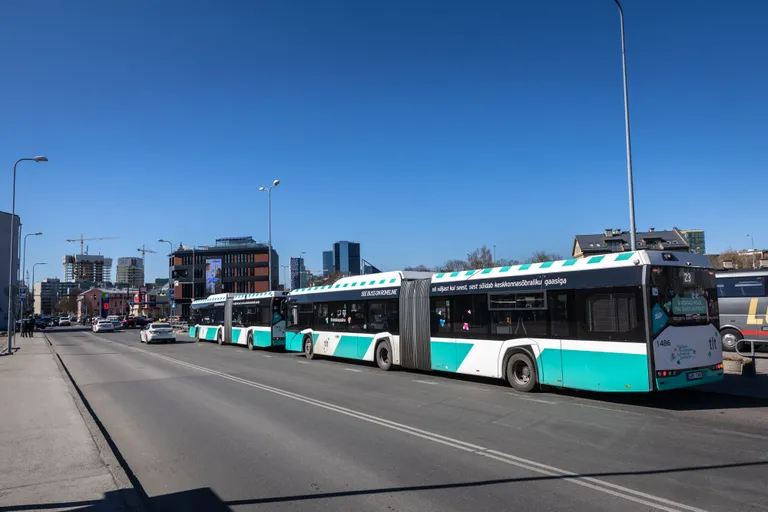Bussjuhi sotsiaalmeedia postituste tõttu Tallinna bussid ei hiline.