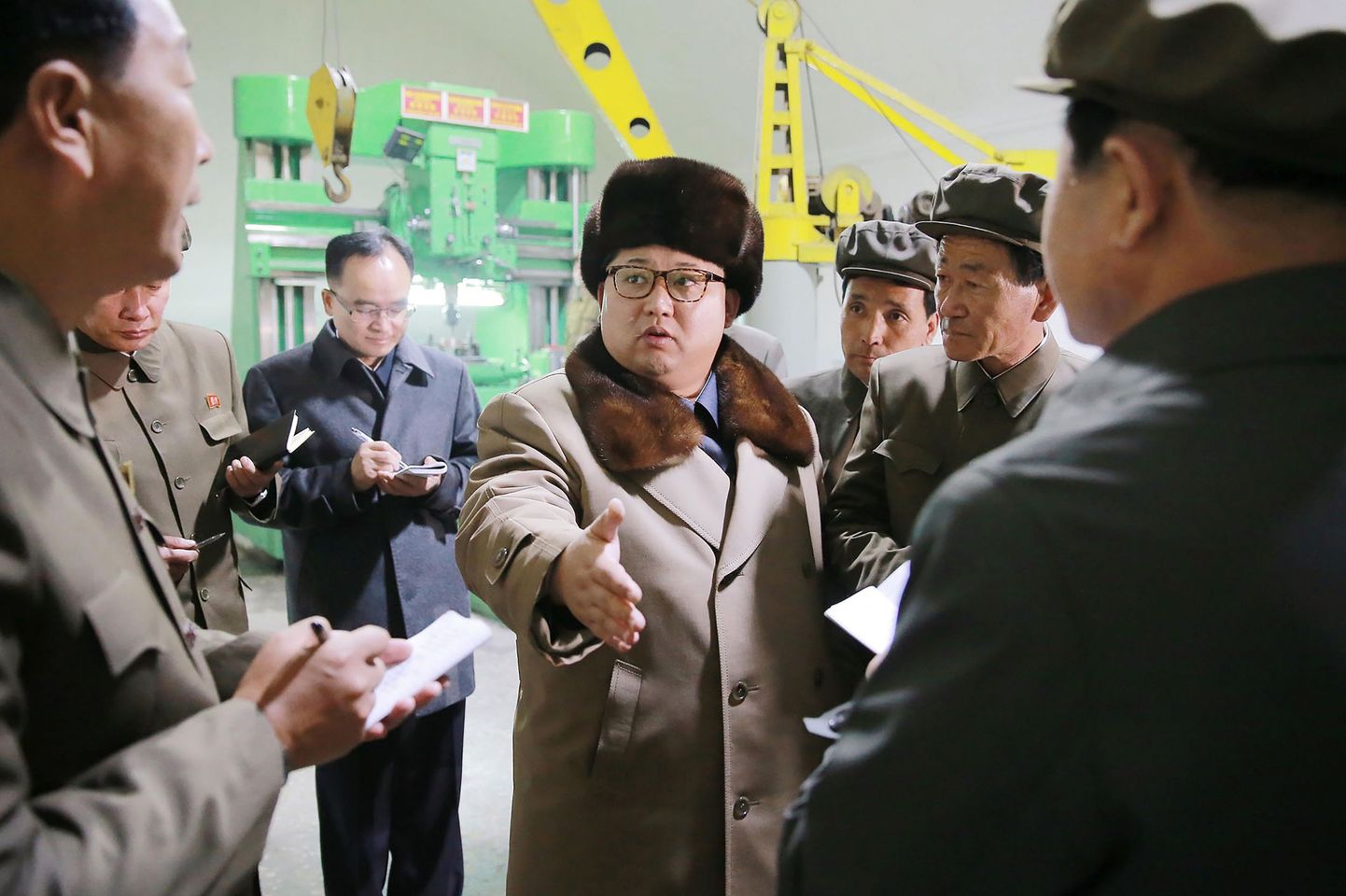 Põhja-Korea liider Kim Jong-Un (keskel).