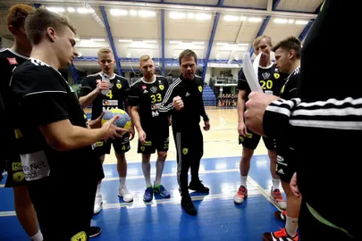 Risto Lepp (keskel), HC Tallinna peatreener.