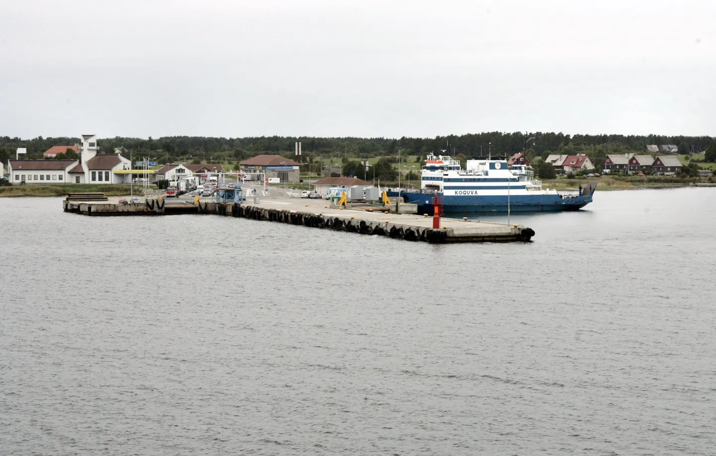 Kuivastu sadam septembris 2005.