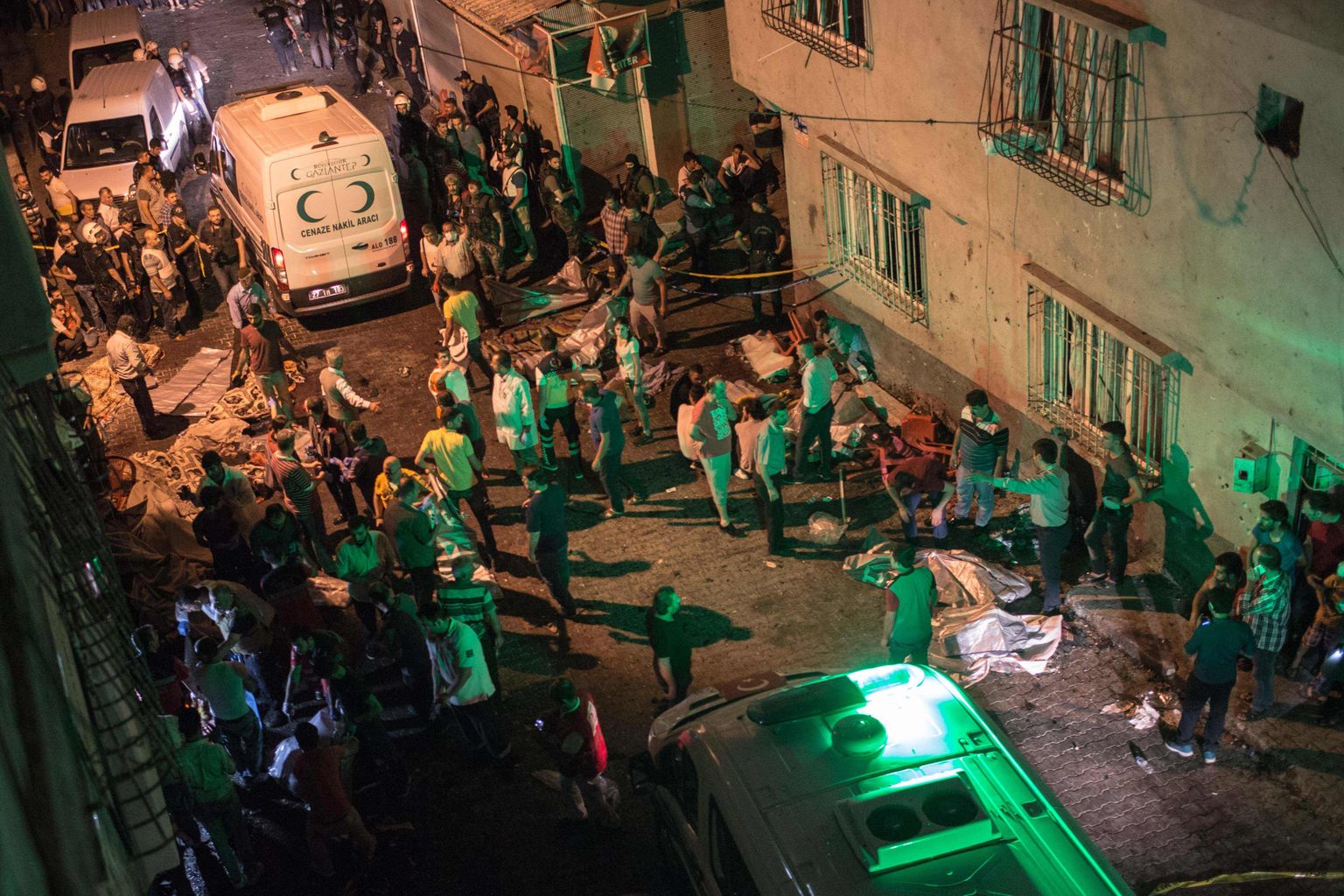 Stseen sündmuspaigast Gaziantepis pärast rünnaku toimumist.