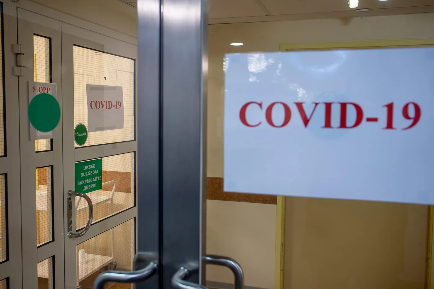 Ida-Viru keskhaiglas oli eilse õhtu seisuga 92 koroonaviirusega nakatunut. Erinevalt Narva haiglast on keskhaiglas õnnestunud haiglasisene viiruselevik ära hoida.