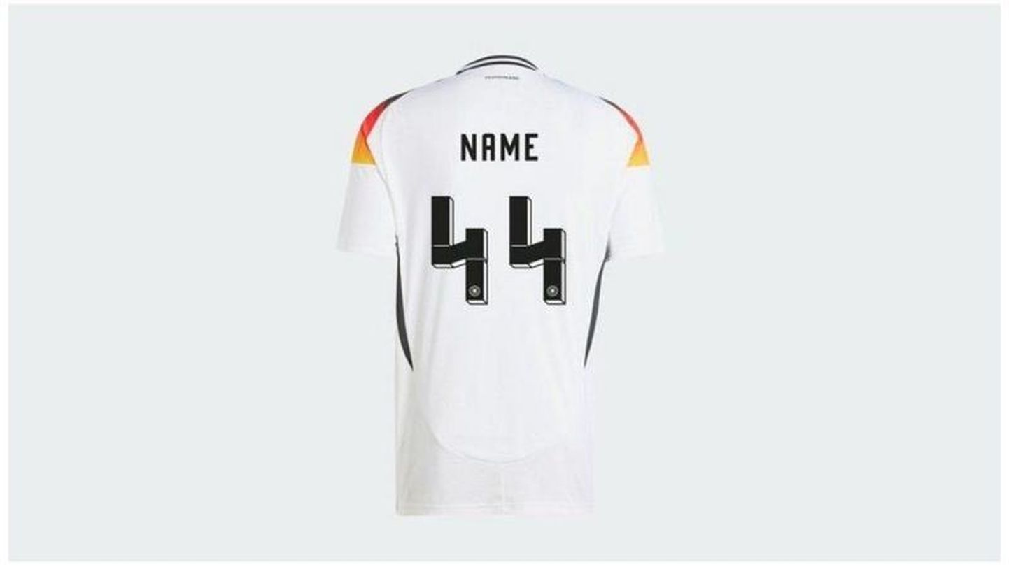Adidas запретила продажу футболок сборной Германии с номером 44