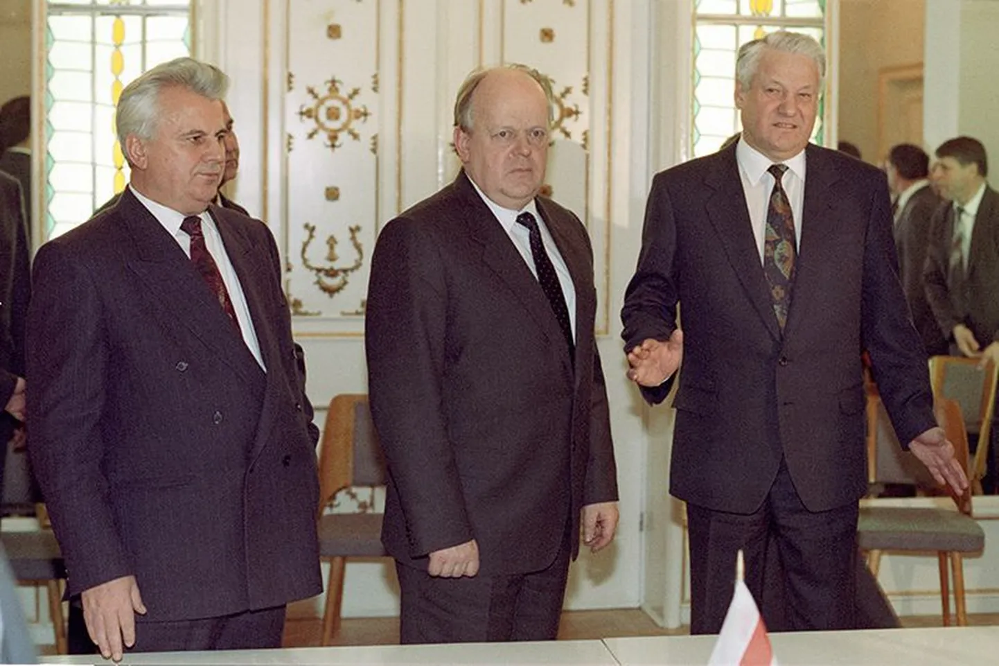 Kravtšuk, Šuškevitš ja Jeltsin.