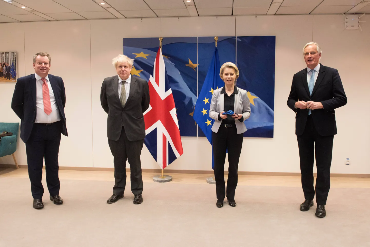 Briti pealäbirääkija David Frost, Briti peaminister Boris Johnson, Euroopa Komisjoni president Ursula von der Leyen ja Euroopa Liidu pealäbirääkija Michel Barnier 9. detsembril Brüsselis.