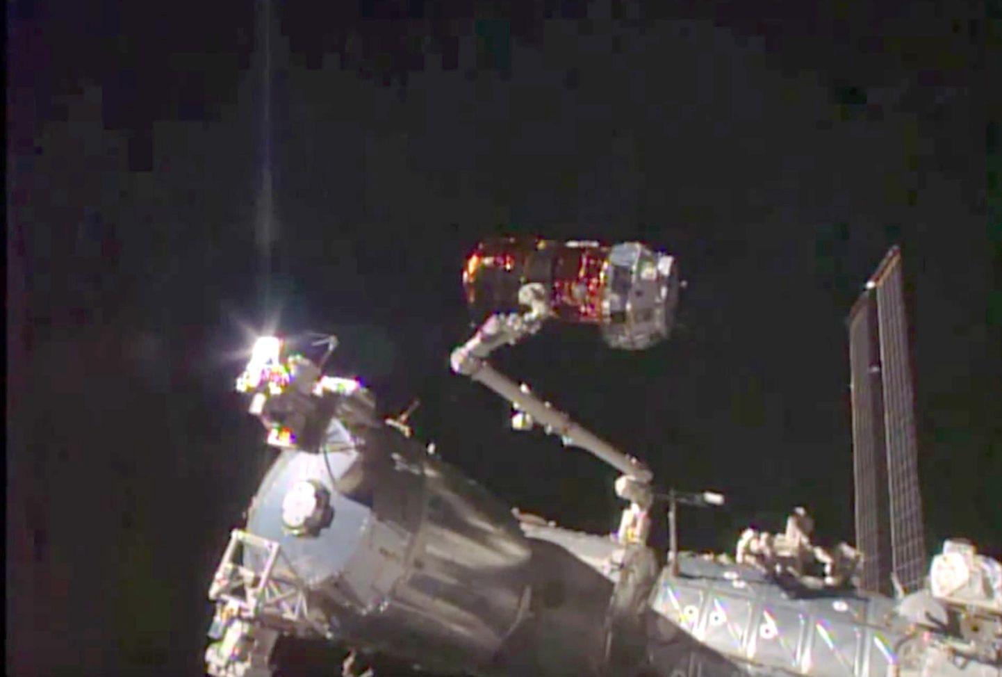 Jaapani kosmoseagentuuri(JAXA) transpordialuse Kounotori 5 H-II põkkumine ISSiga