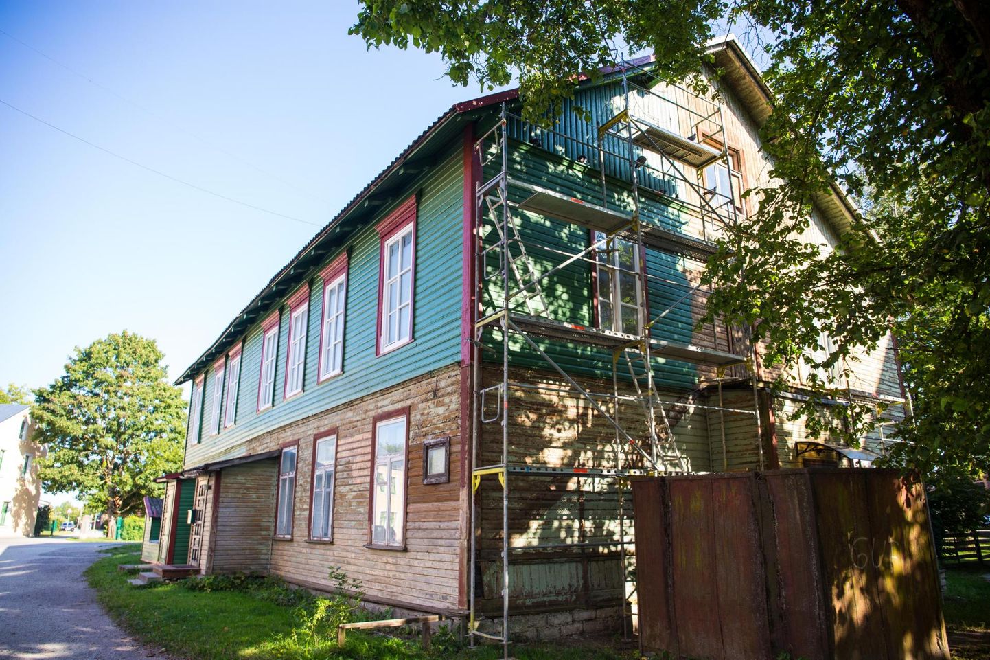 Tapal aadressil Lai 1 saab uue värvikatte maja, mis suure tõenäosusega on linna vanim säilinud hoone.