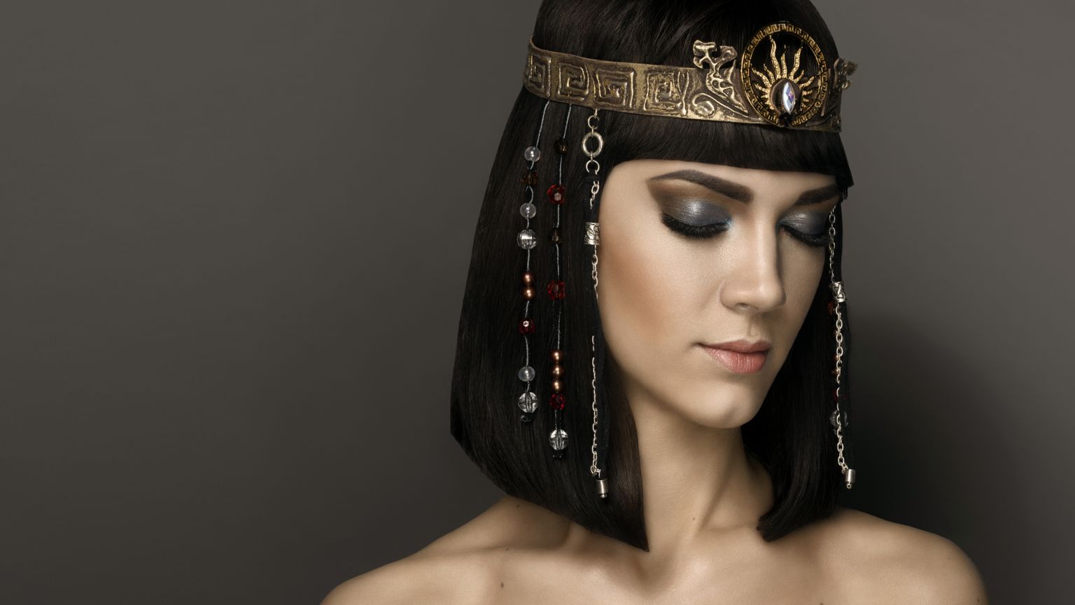 Vana-Egiptuse kuningannaks Kleopatraks kehastunu