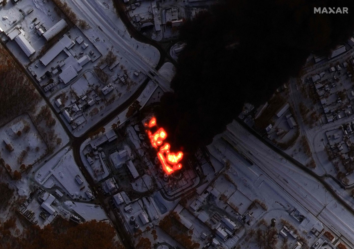 Satelliidipildilt on näha veebruaris Venemaal Brjanski oblastis Klintsõs põlevat nafta rafineerimise tehast.