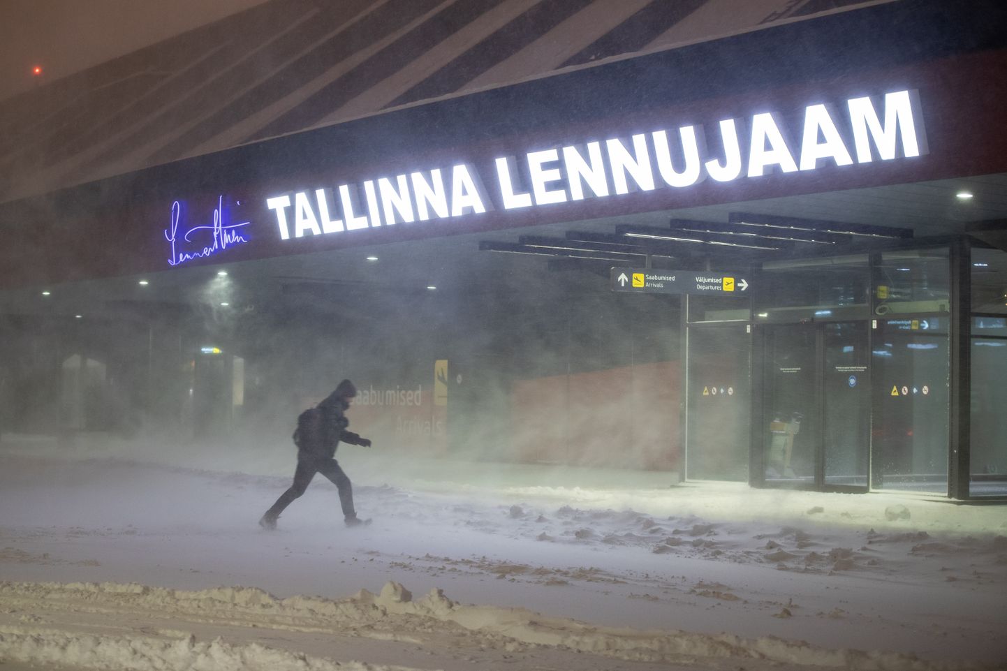 12.12.2022. Tallinn. Lumetorm Birgit. Torm, lumi, lumesadu. Tallinna lennujaam. Foto Eero Vabamägi, Postimees