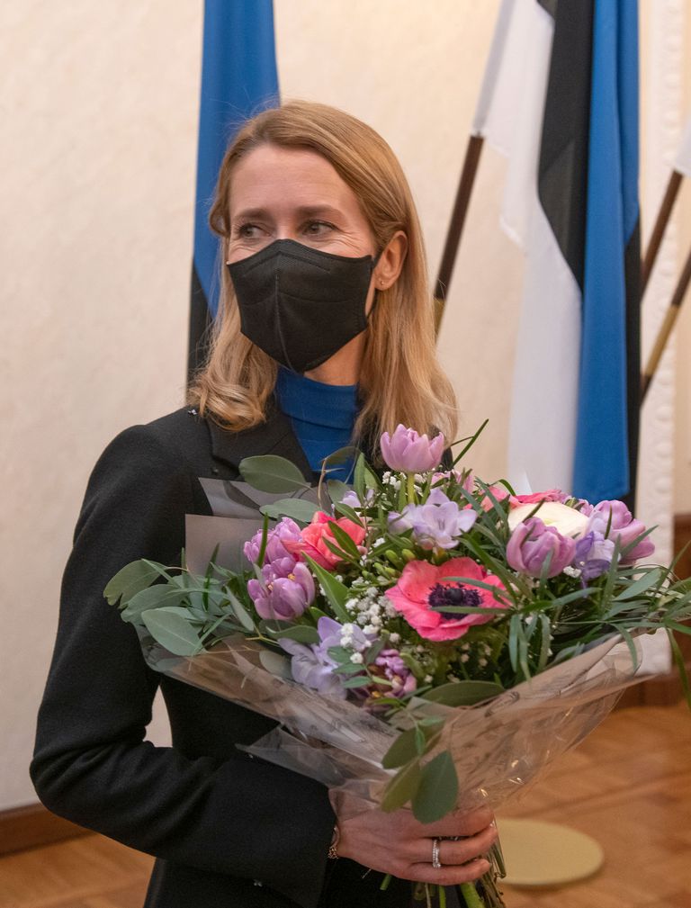 Reformierakonna esimehest Kaja Kallasest sai Eesti esimene naispeaminister 26. jaanuaril 2021