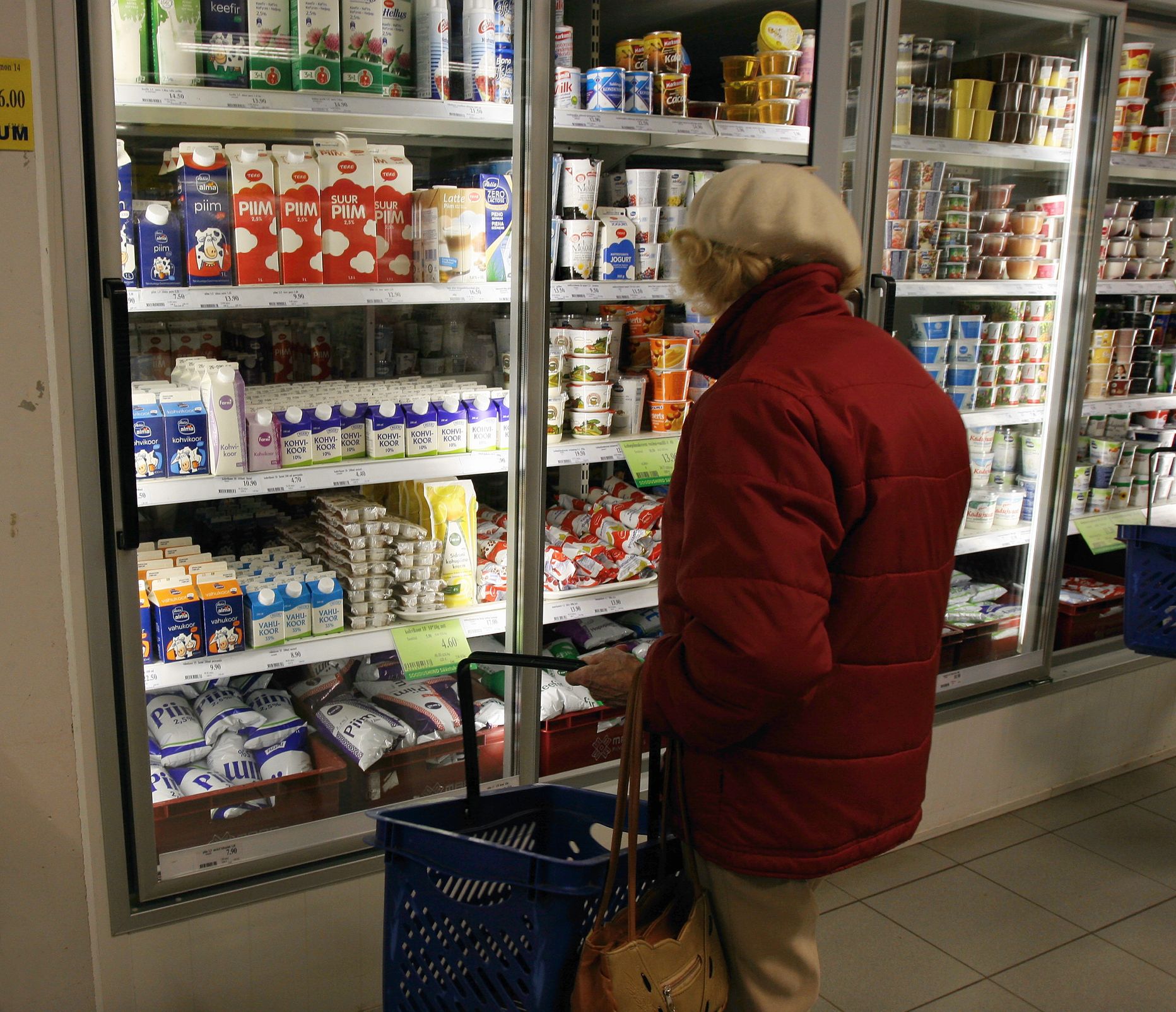 Estonia's inflation slowed to 4 pct in September.