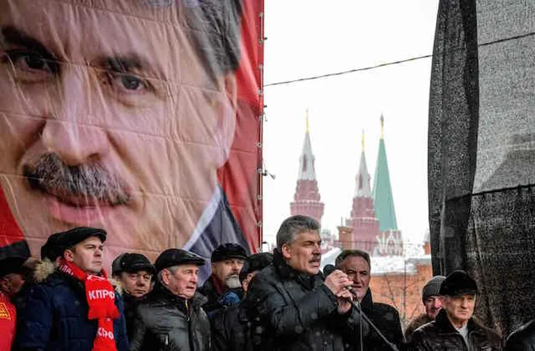 Олигарх встал под знамена коммунистов