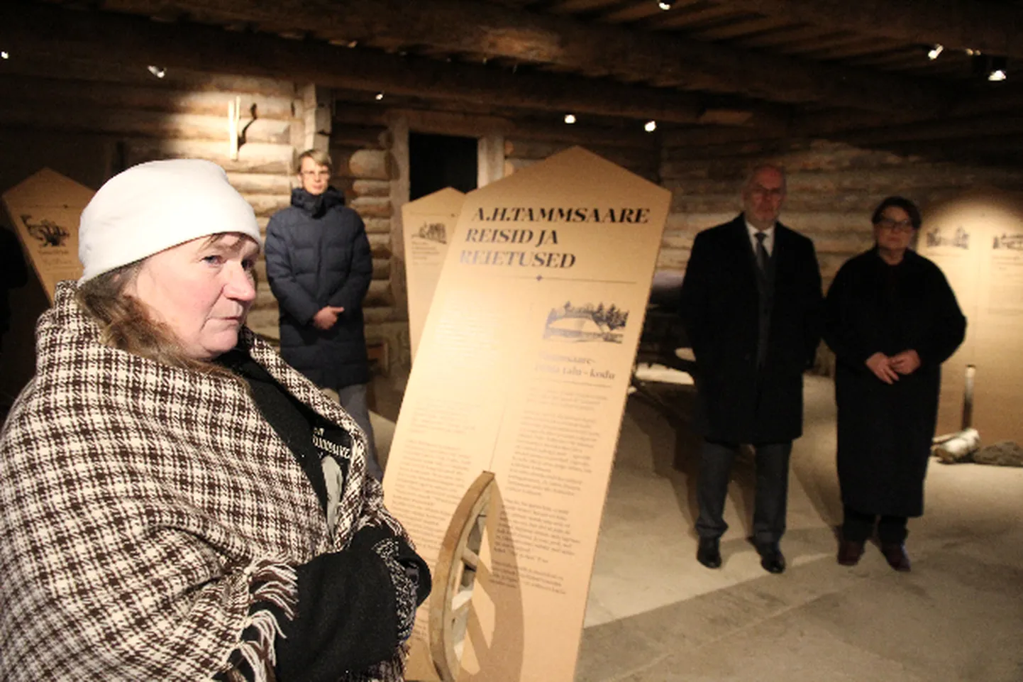 Eelmise Siiri Kvelli kureeritud aastanäituse „A.H.Tammsaare reisid ja reietused" avamisel viibis ka Eesti vabariigi president Alar Karis koos abikaasaga.