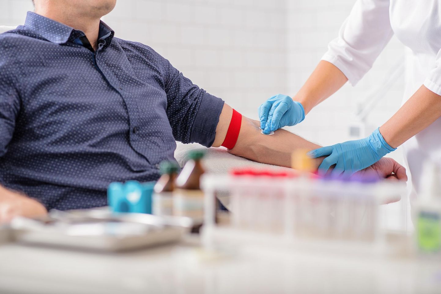 Mõnedel juhtudel tuleb suguhaiguste testimiseks rakendada vereproovi.