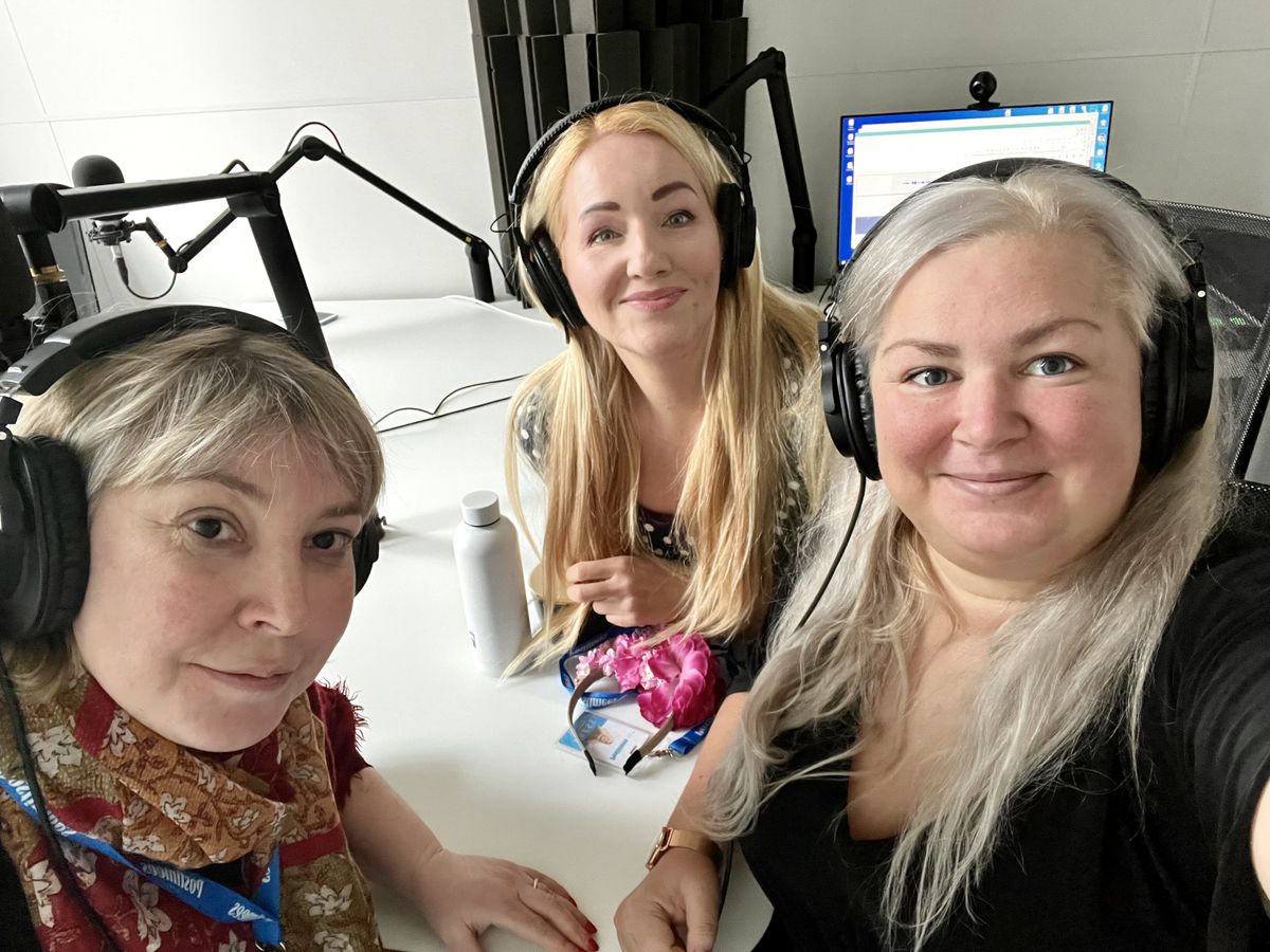 Naistejutud stuudios - Triin Palmipuu, Maia Möller ja saatejuht Kristina Herodes
