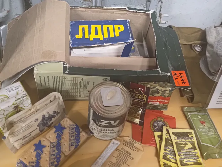 Экспонаты выставки «Несокрушимый код. Трофеи украинских бойцов», Эстонский военный музей, апрель 2025 года.