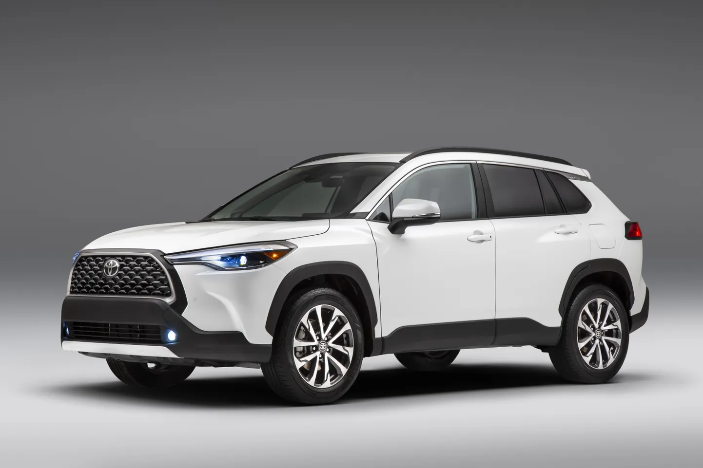 Edukaim automark 2023. aastal Eestis oli Toyota. Pildil 2022. aastal turule toodud Toyota Corolla Cross.