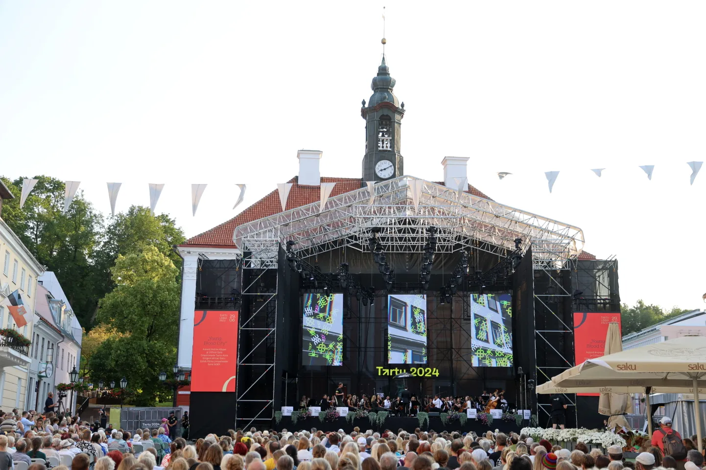 Mullune Tartu päeva galakontsert möödus kultuuripealinna vaimus, sel korral tehakse kummardus eesti raamatu aastale.
